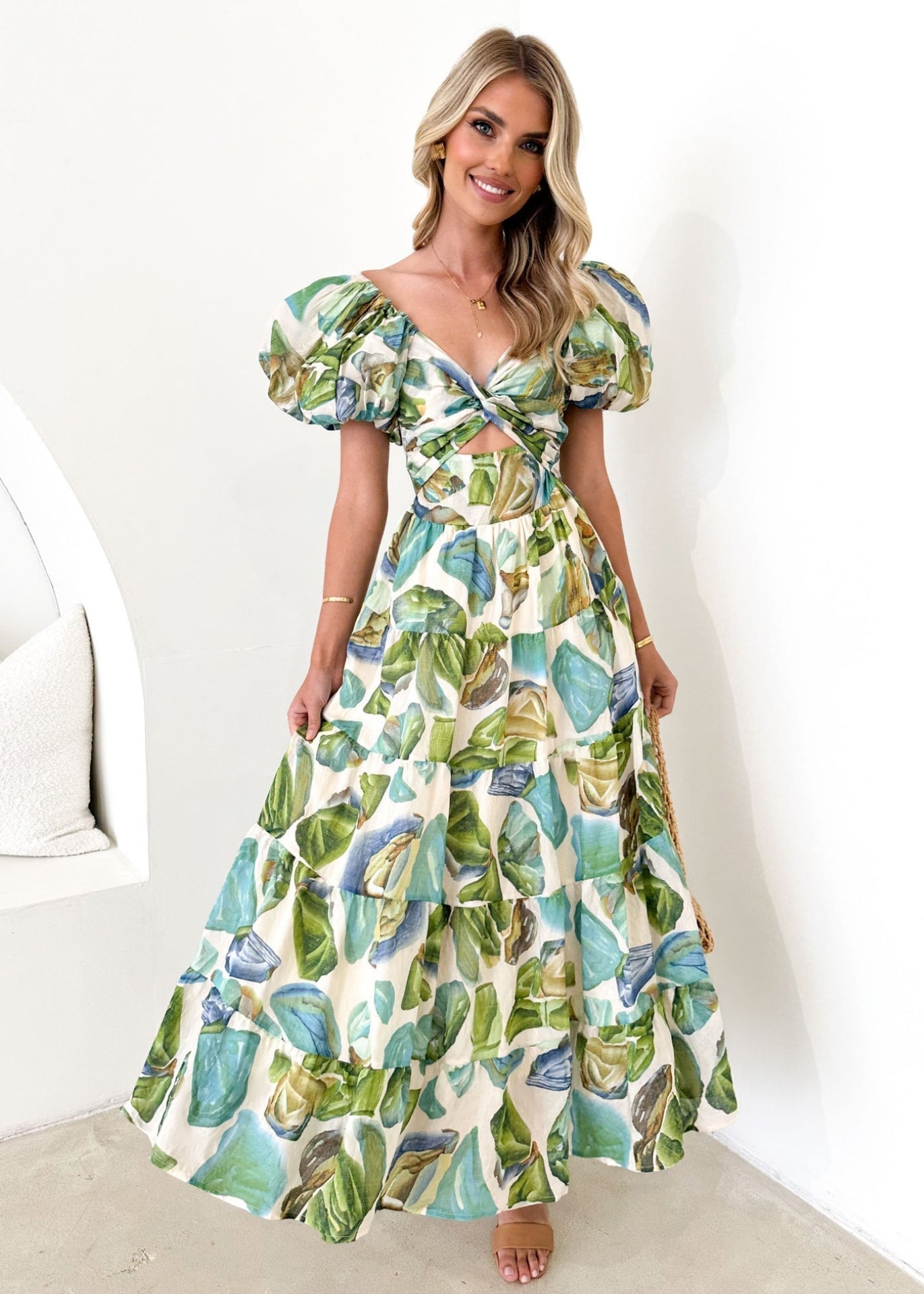 Summer Dress - Elegant Women's Casual Dress With Flowing Silhouette & Comfortable Fit