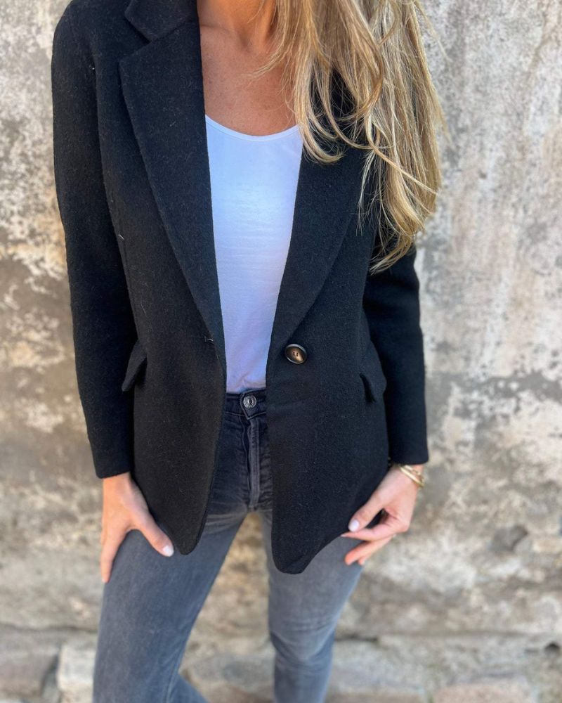 Power Blazer – Elegant Women's Tailored Blazer With Classic Lapel | Liora's Boutique