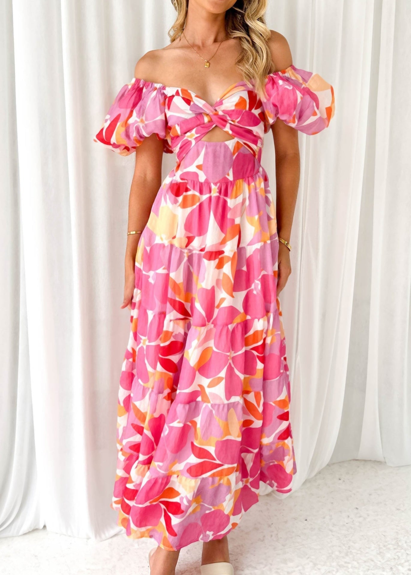 Summer Dress - Elegant Women's Casual Dress With Flowing Silhouette & Comfortable Fit