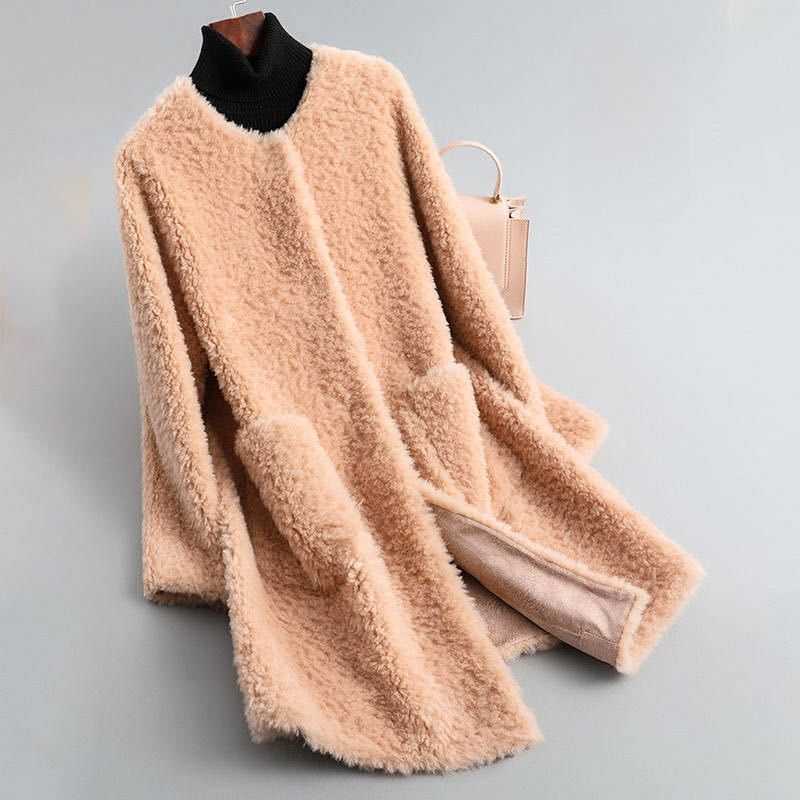 Faux Fur Teddy Coat – Elegant Women's Winter Coat With Tailored Silhouette