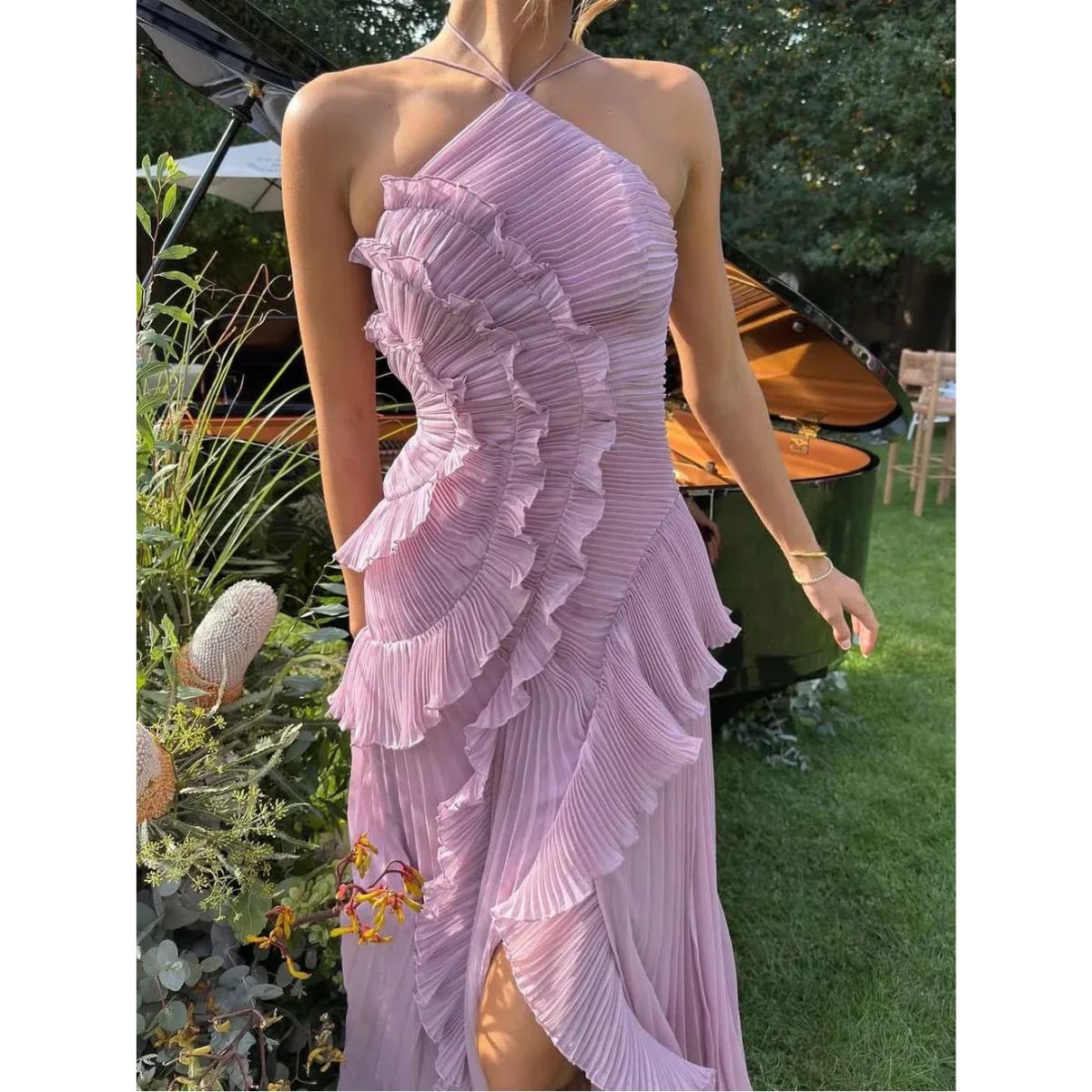 Graceful Long Dress – Elegant Evening Gown With Elongating Silhouette & Flattering Fit