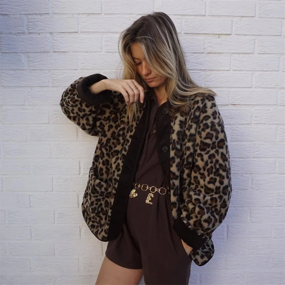 Leopard Fleece Jacket – Stylish Warm Animal Print Outerwear for Women