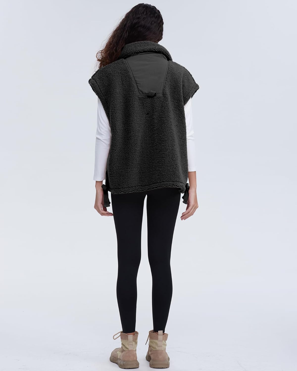 Soft Pocketed Gilet – Lightweight Sleeveless Vest With Functional Pockets