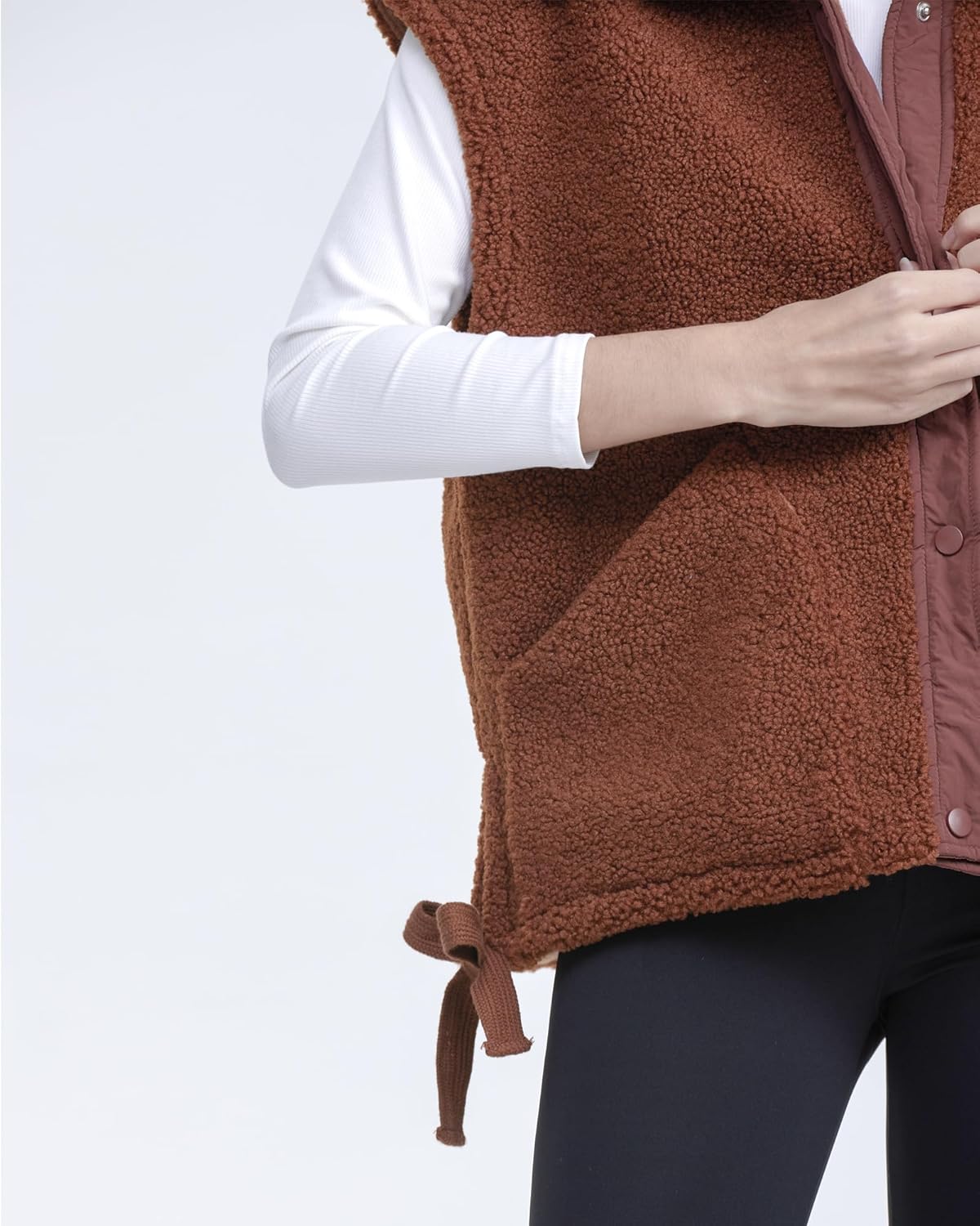 Soft Pocketed Gilet – Lightweight Sleeveless Vest With Functional Pockets