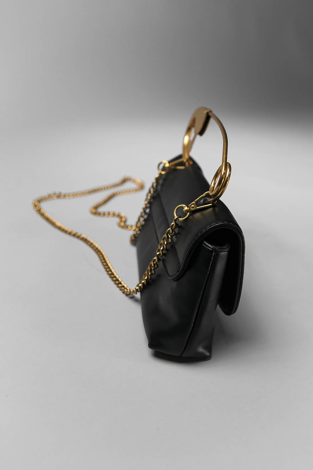 Pin Bag Shoulder Strap - Vegan Leather Black White Bag With Gold Zipper Detail