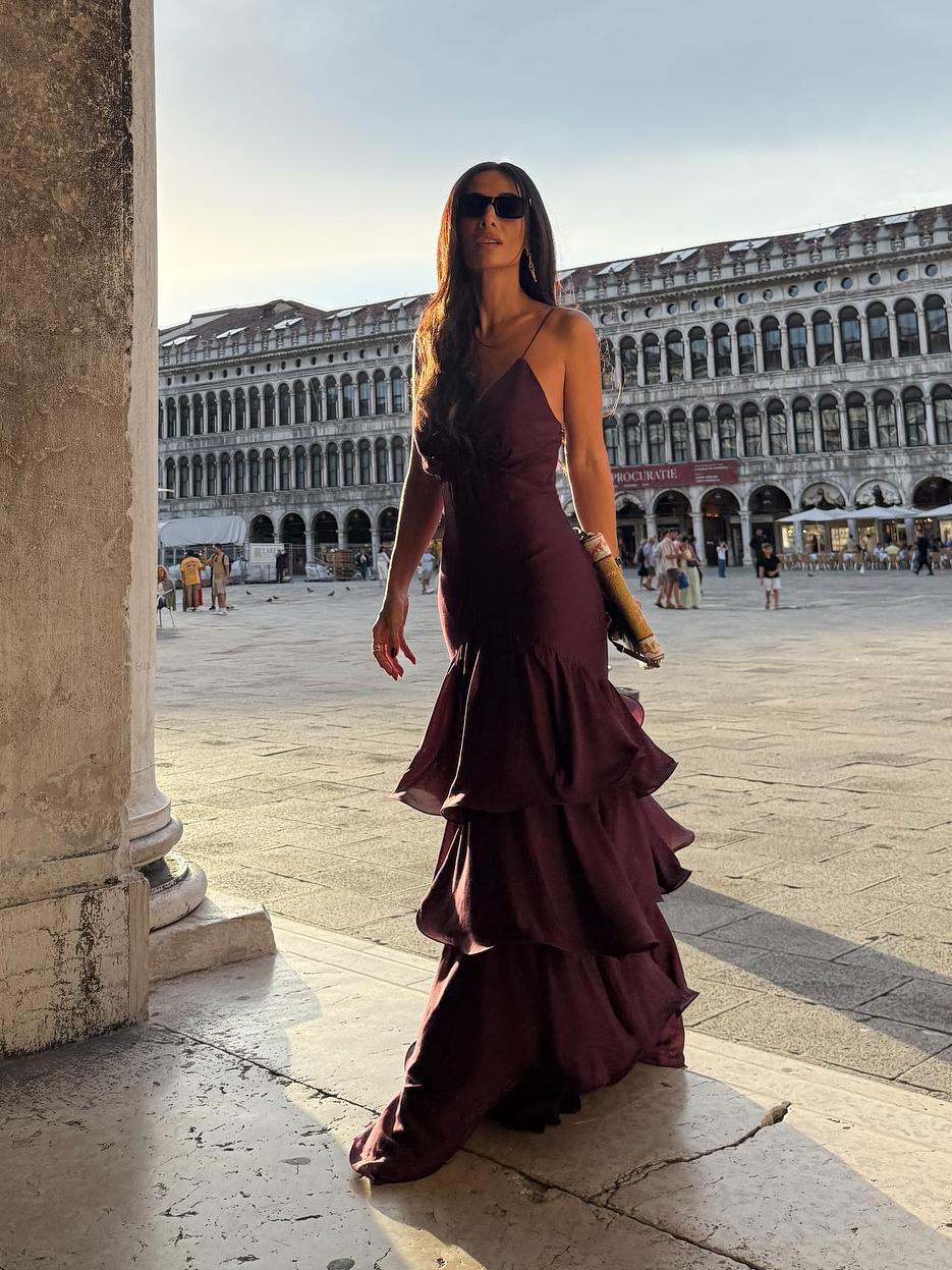 Burgundy Tiered Maxi Dress – Elegant Flowing Silhouette for Formal Evening Events