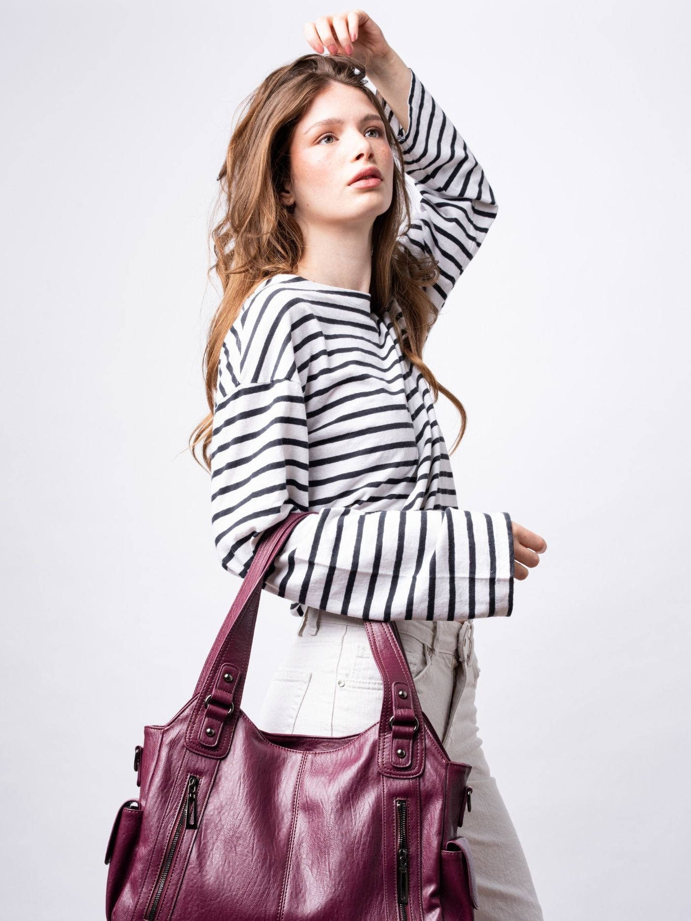 Stylish Tote Bag – Premium Leather Tote With Spacious Zippered Compartment