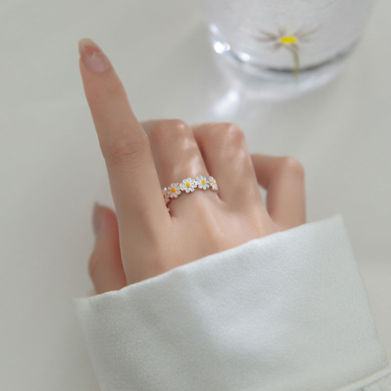 Blooming Daisy Ring – Adjustable Floral Enamel Flower Accessory for Spring