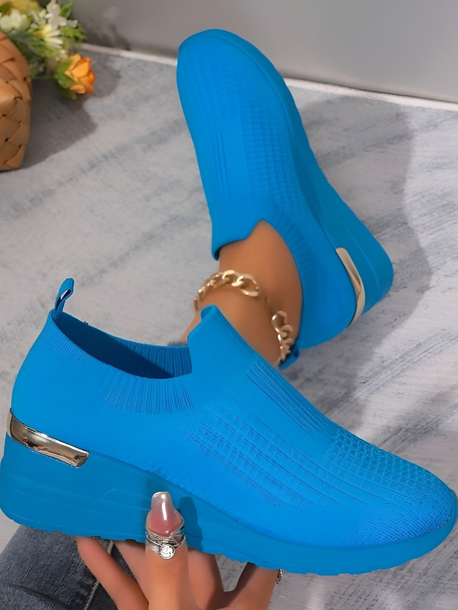 Trendy Everyday Sneakers – Lightweight Women's Casual Shoes with Durable Sole