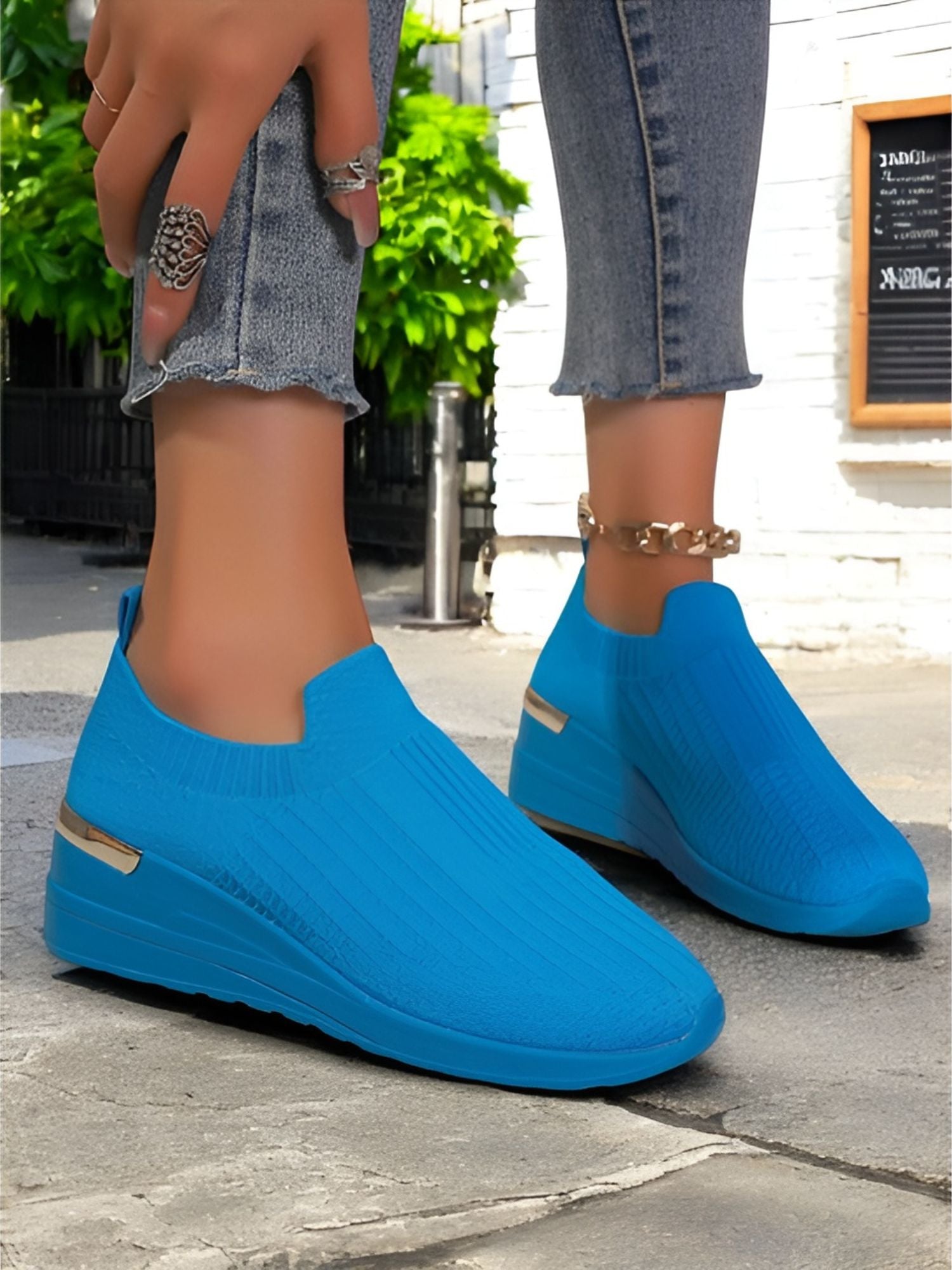 Trendy Everyday Sneakers – Lightweight Women's Casual Shoes with Durable Sole