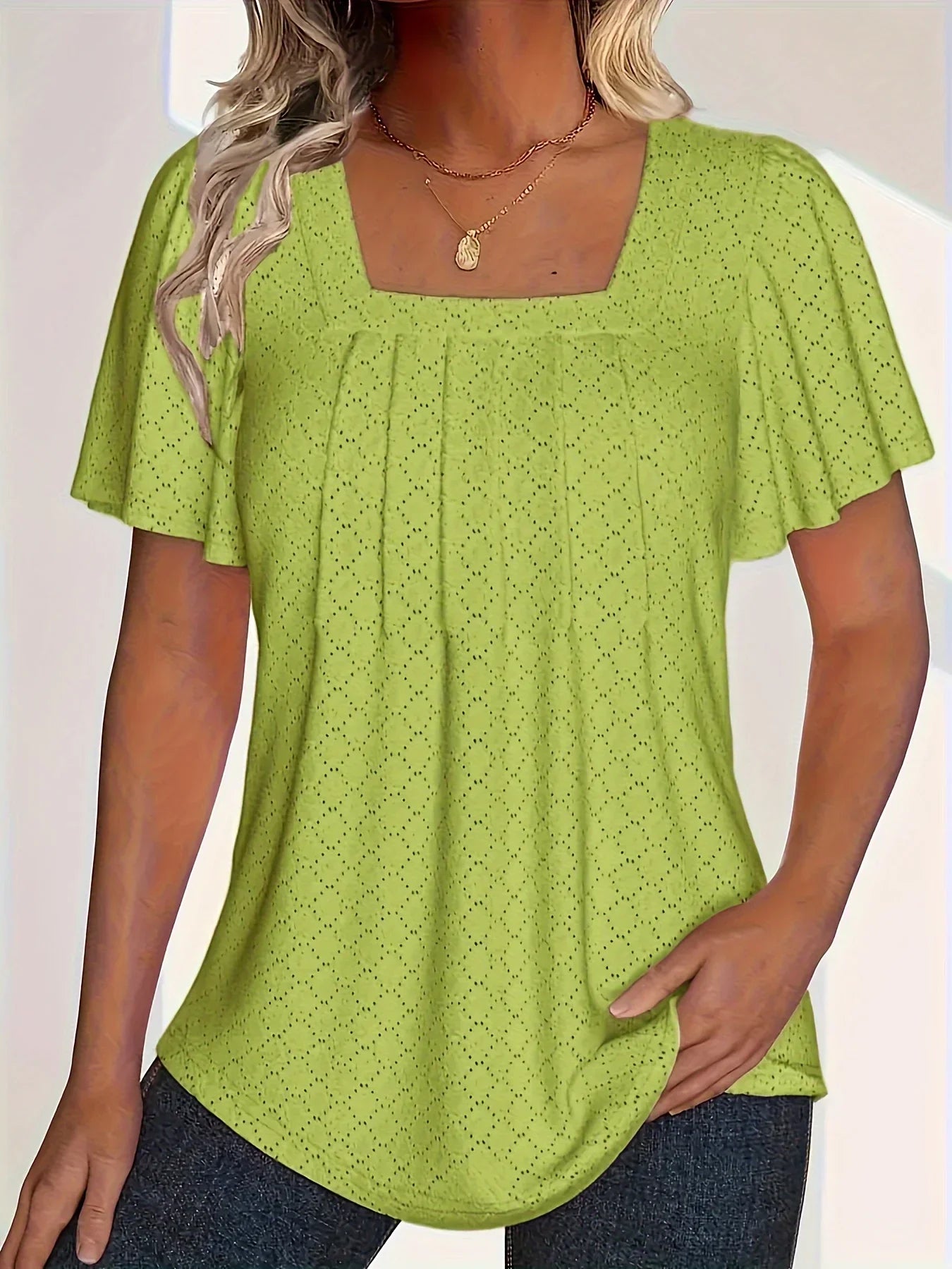 Elegant Ruffle Blouse – Flowy Plus Size Top with Square Neckline & Lightweight Fabric