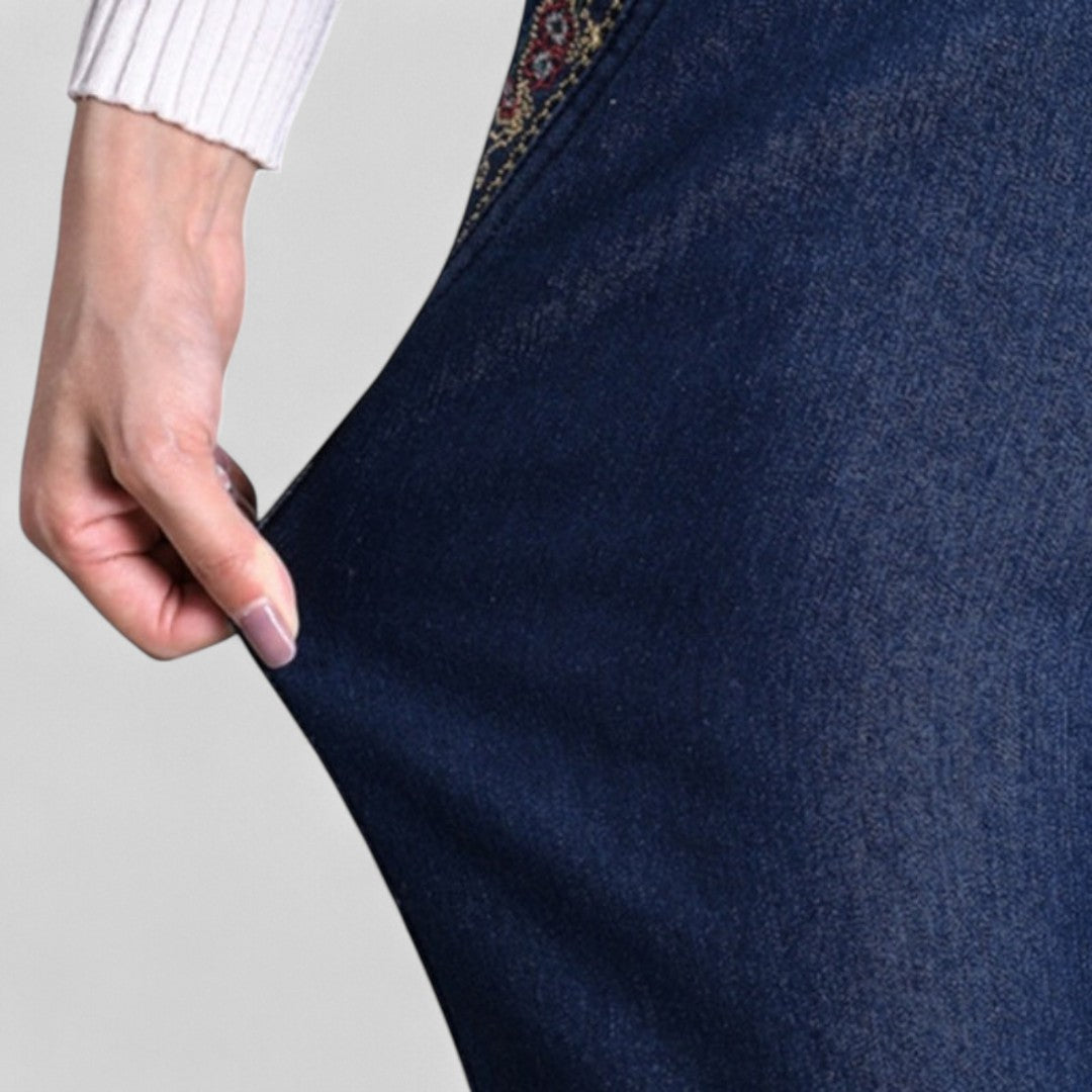 Women's Elastic Waist Jeans – Stretch Denim High Waist with Side Pockets