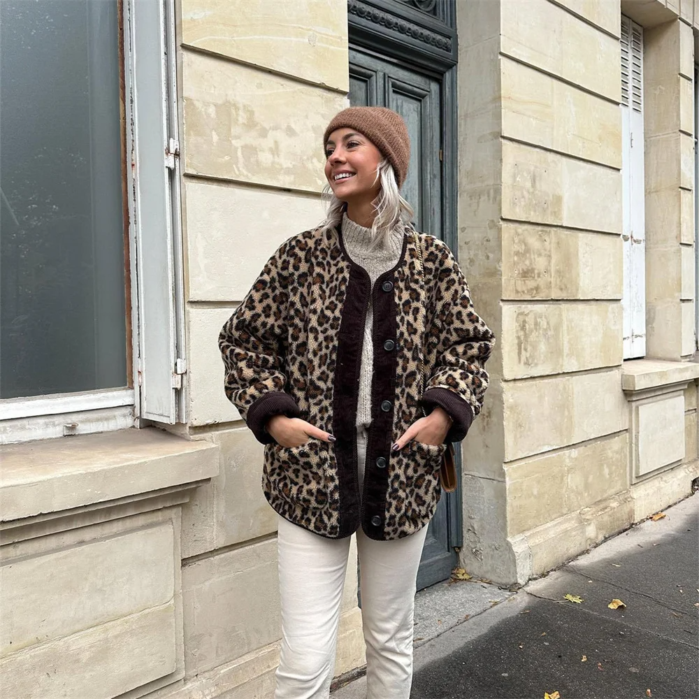 Leopard Fleece Jacket – Stylish Warm Animal Print Outerwear for Women