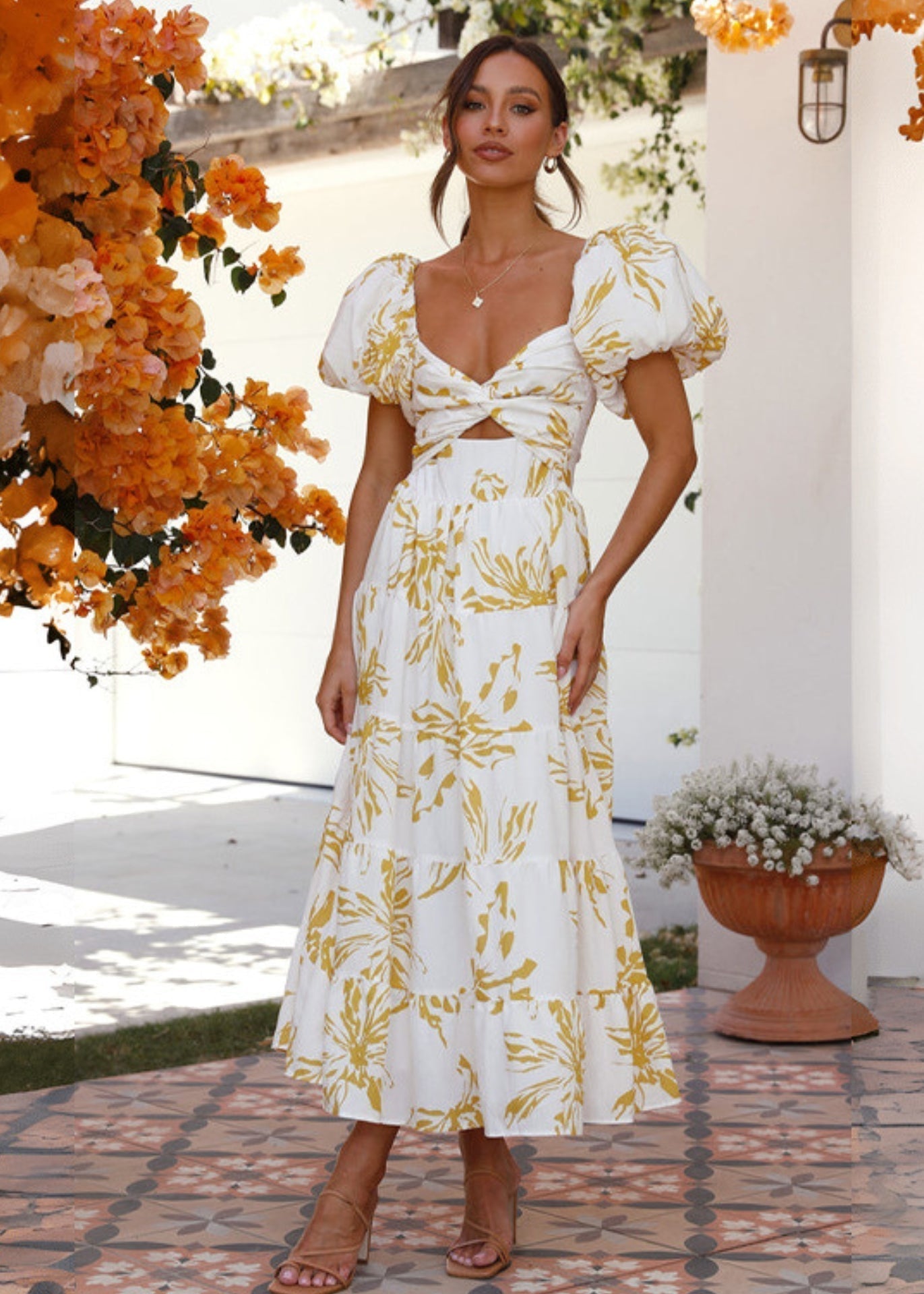 Summer Dress - Elegant Women's Casual Dress With Flowing Silhouette & Comfortable Fit