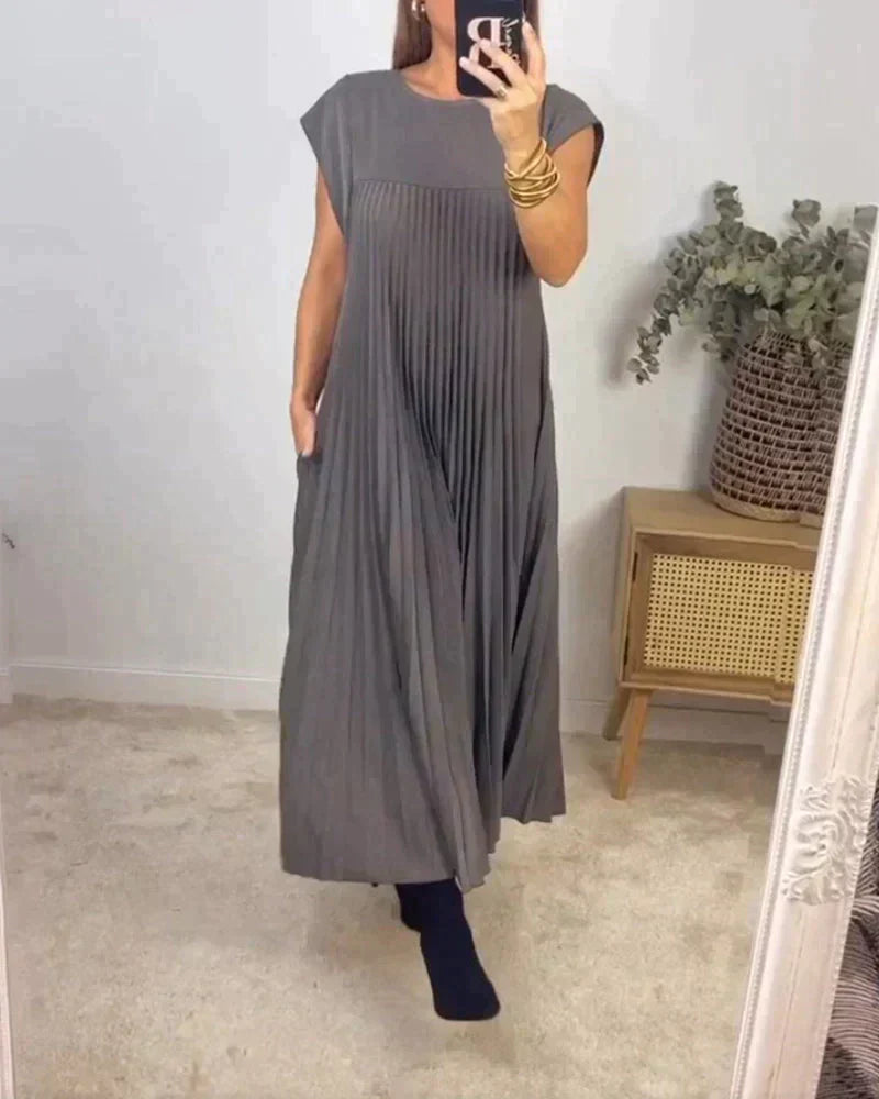Pleated Chic Dress – Sleeveless Stylish Summer Dress With Figure Hugging Fit
