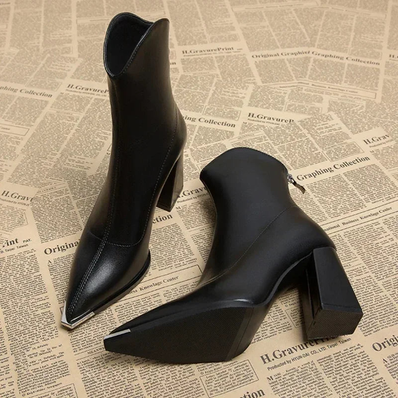 Chrome Tip Chelsea Boots – Stylish Leather Footwear With Cushioned Insoles