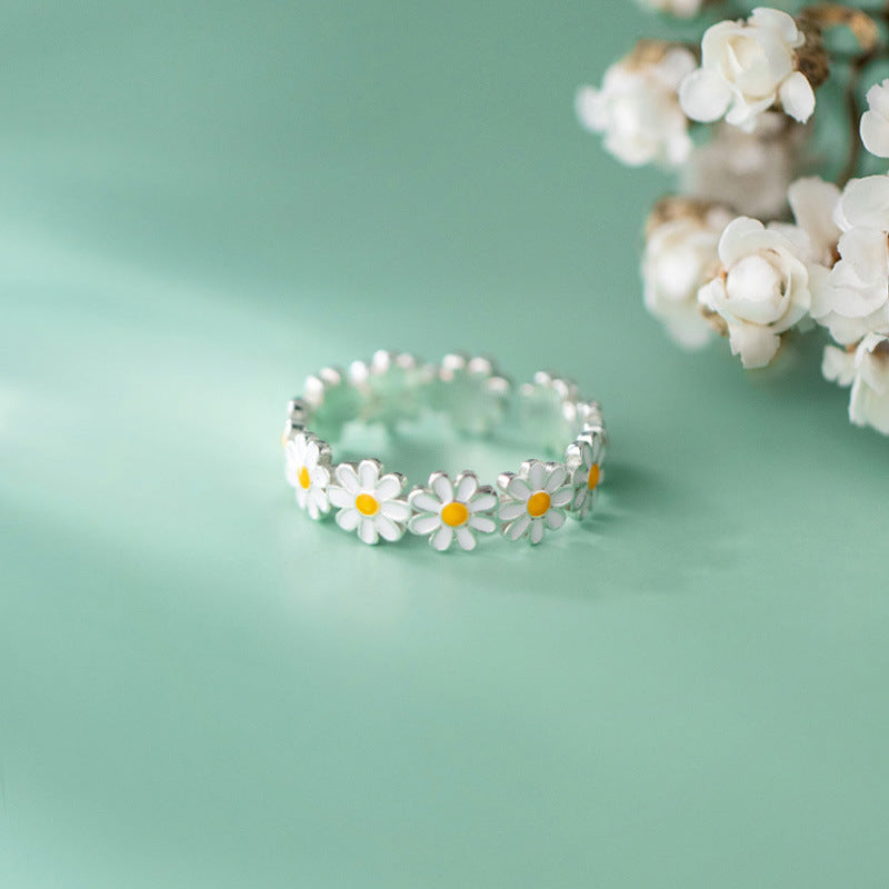 Blooming Daisy Ring – Adjustable Floral Enamel Flower Accessory for Spring