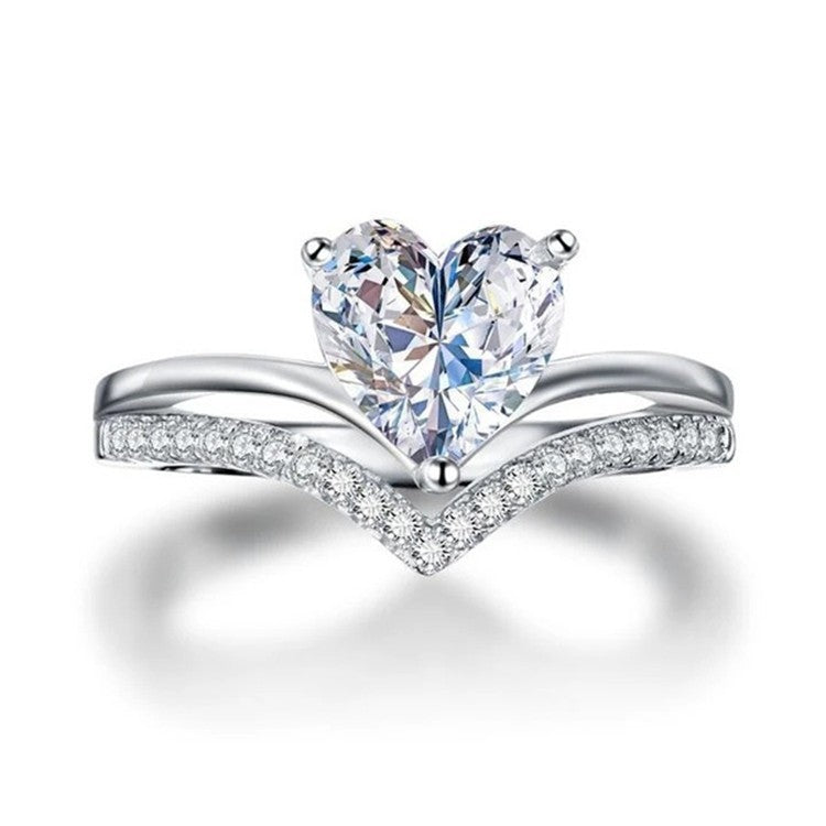 Radiant Heart Silver Ring – Elegant Heart-Shaped Ring with Sparkling Crystal