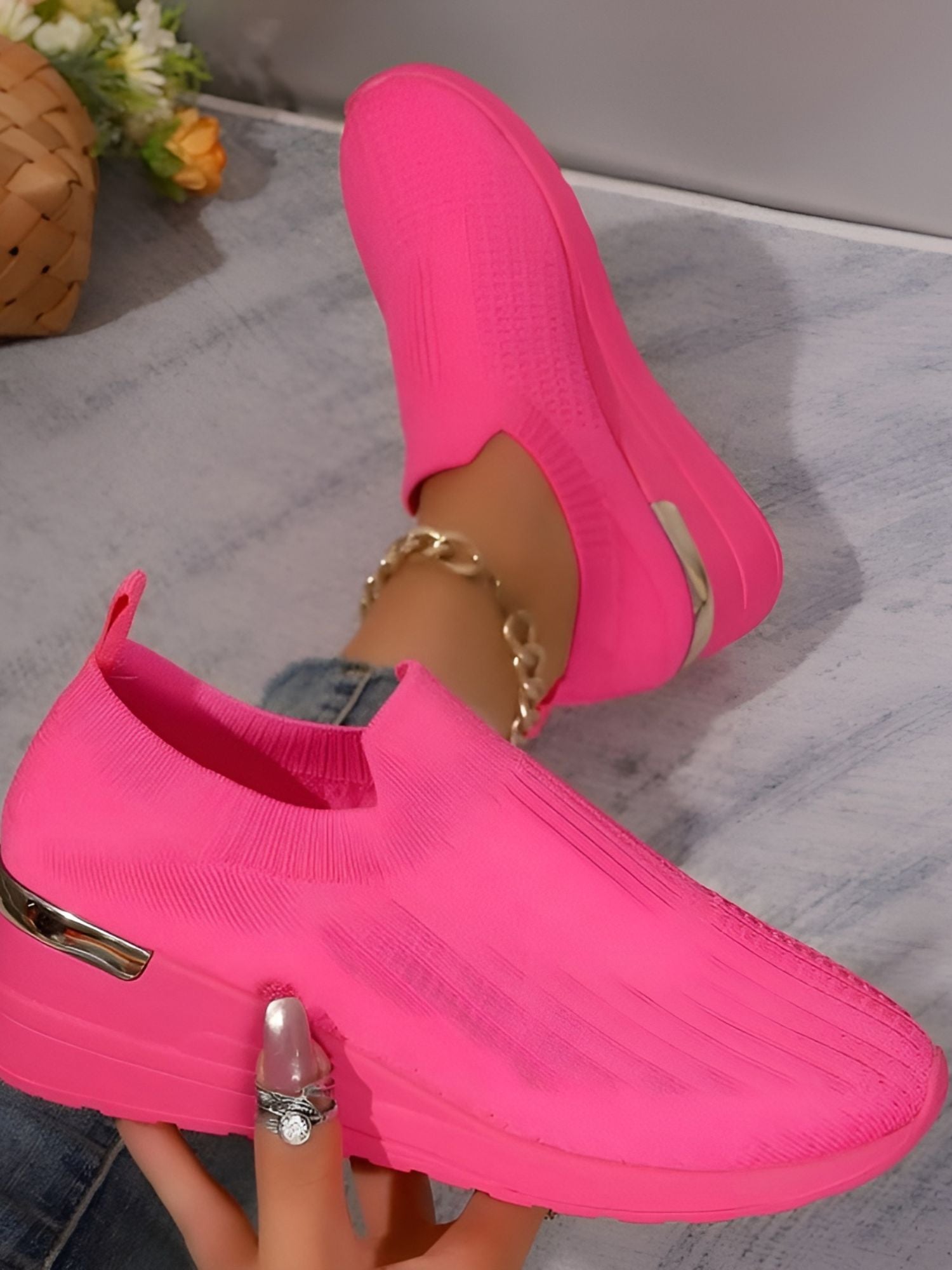 Trendy Everyday Sneakers – Lightweight Women's Casual Shoes with Durable Sole