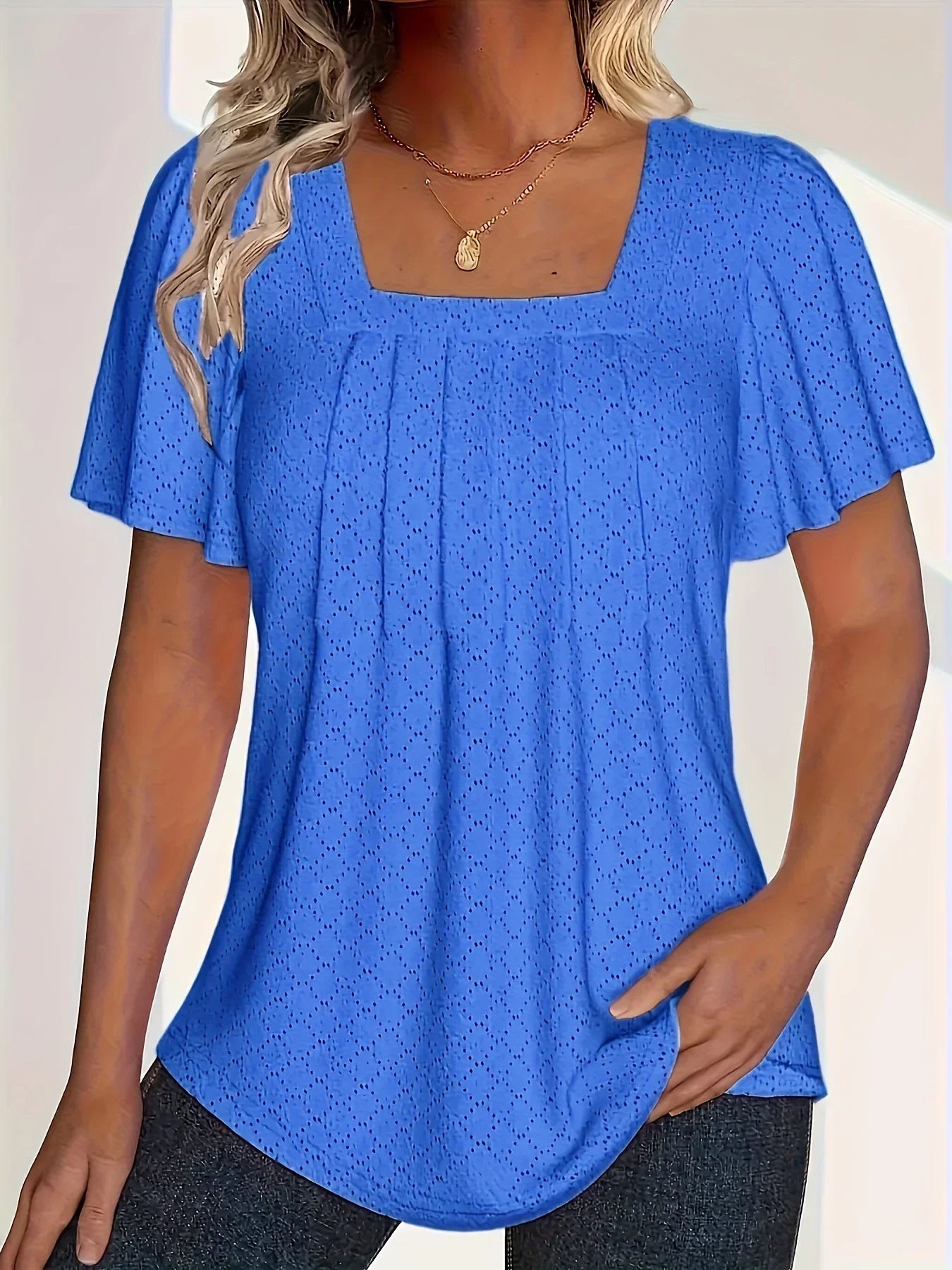 Elegant Ruffle Blouse – Flowy Plus Size Top with Square Neckline & Lightweight Fabric