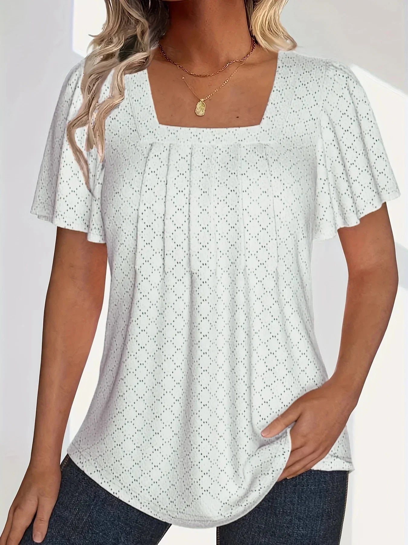 Elegant Ruffle Blouse – Flowy Plus Size Top with Square Neckline & Lightweight Fabric