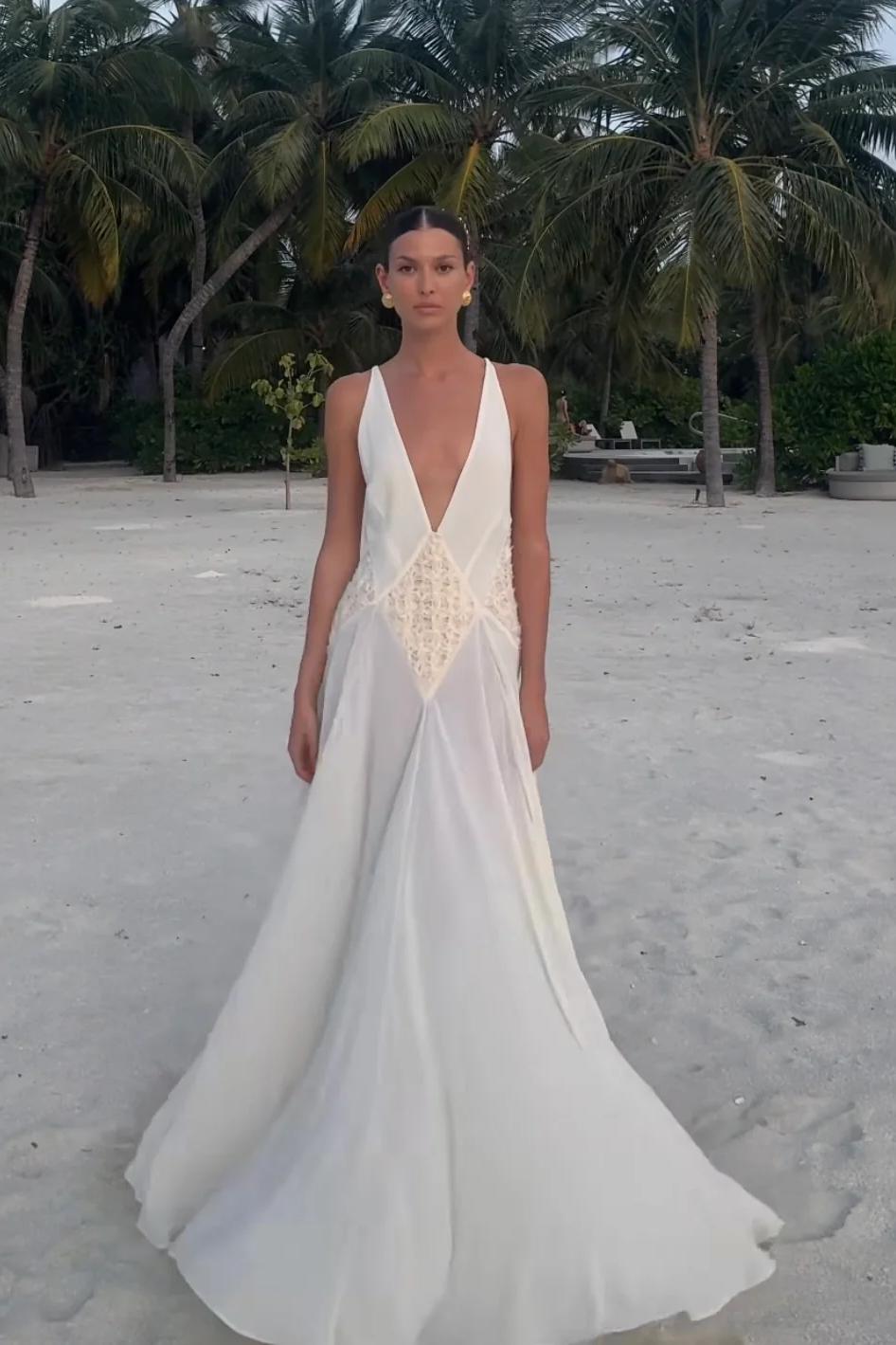 Plunging V Maxi Dress – Elegant Evening Gown With Flowing Silhouette