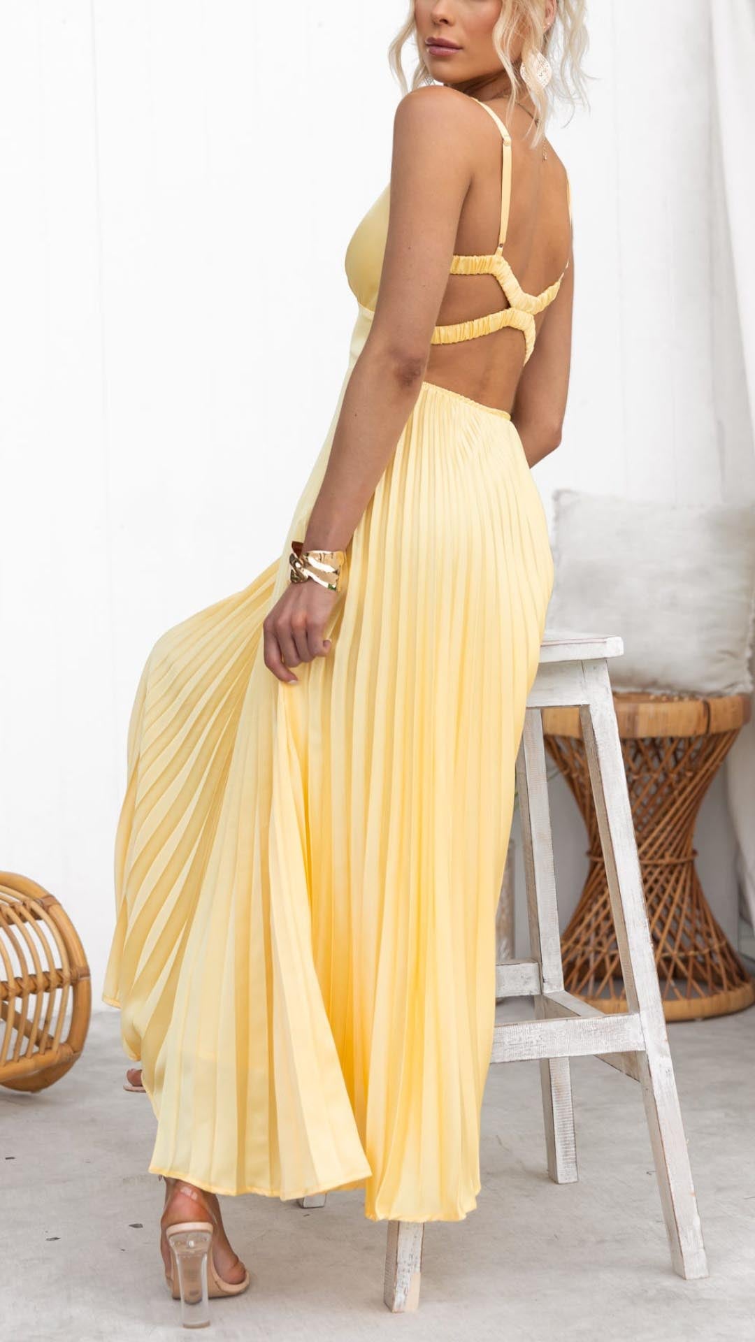 Pleated V-Neck Maxi Dress - Elegant Flowing Summer Dress with Cinched Waist