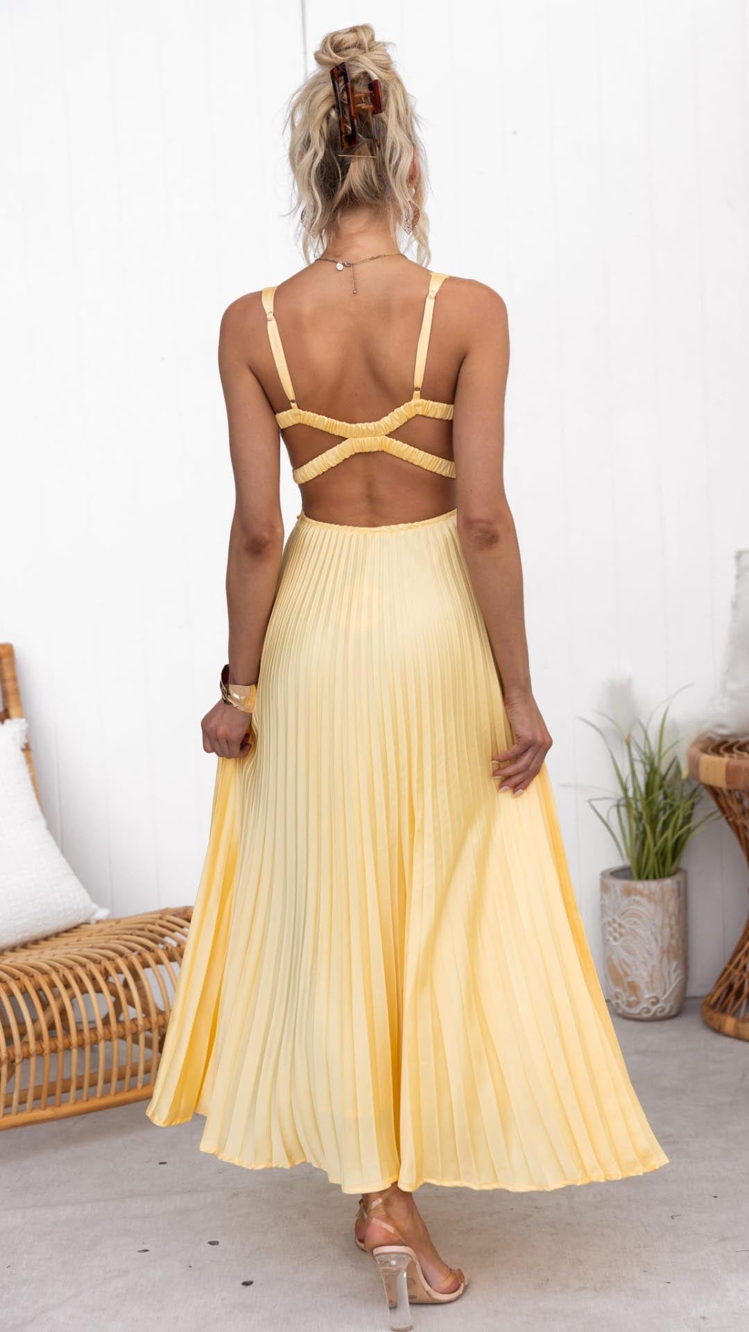 Pleated V-Neck Maxi Dress - Elegant Flowing Summer Dress with Cinched Waist