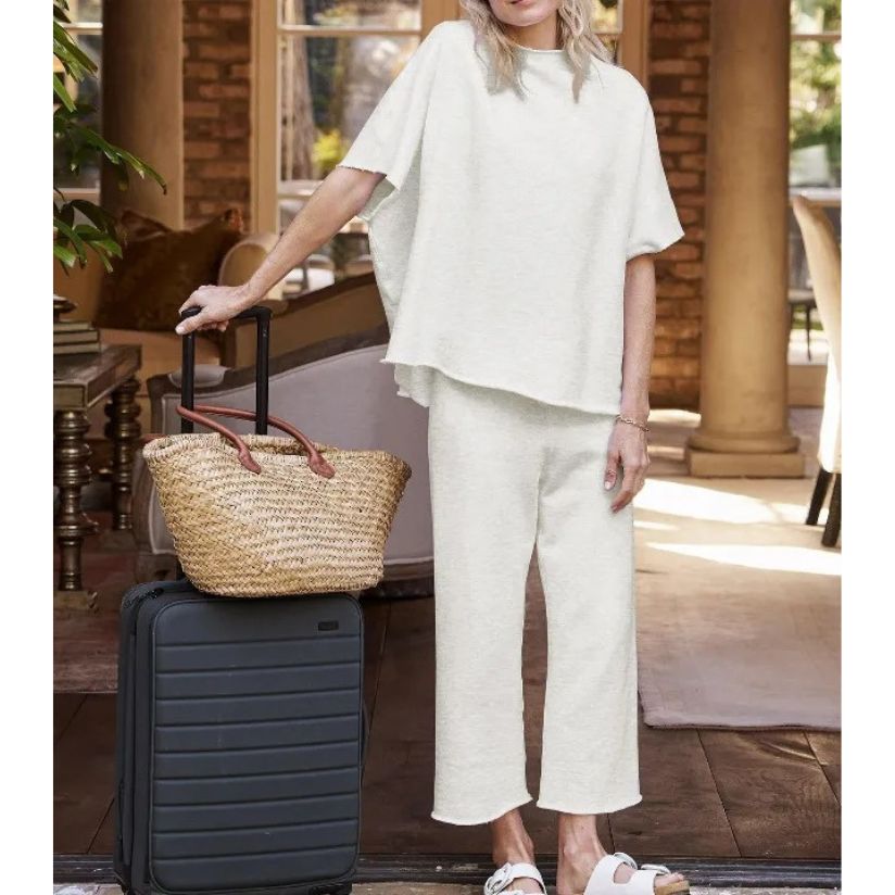 Relaxed Lounge Set – Two-Piece Loungewear With Batwing Sleeve Top & Wide-Leg Pants