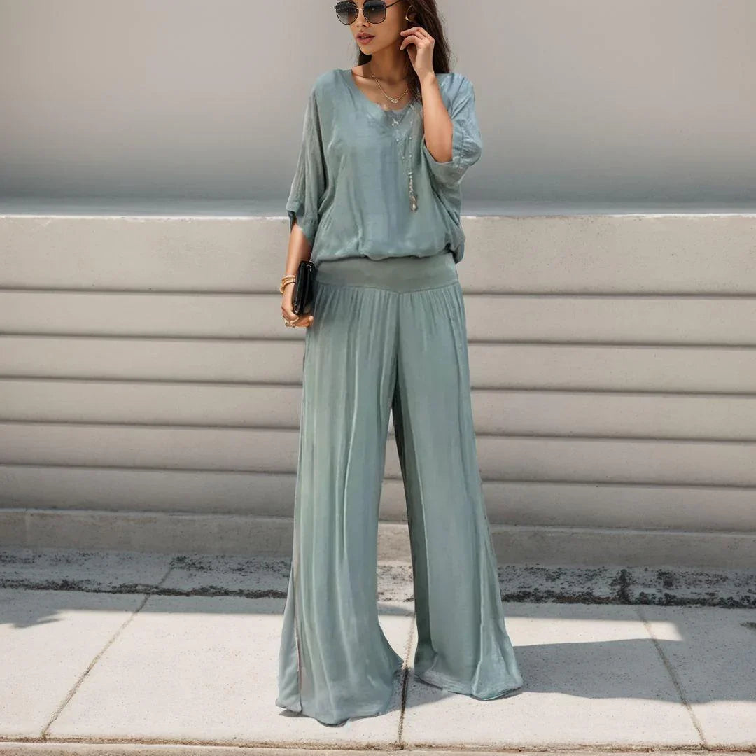 Extra Light Poplin Set – Lightweight Two-Piece Matching Outfit with Fitted Waist & V-Neckline