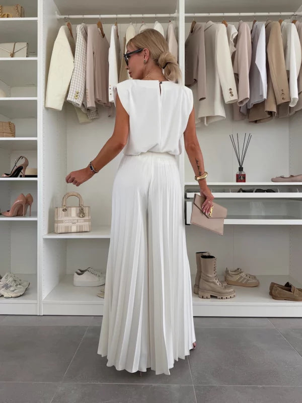 Elegant Two-Piece Set – Women's Coordinated Outfit With Flattering Silhouette Design