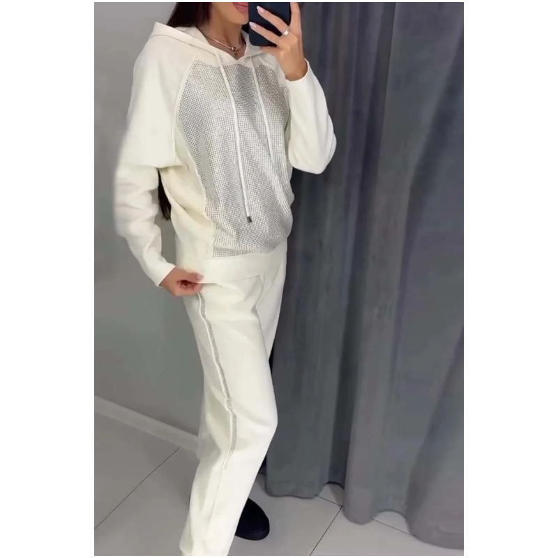 Modern Comfort Tracksuit – Soft Breathable Fabric, Relaxed Fit Athleisure Wear