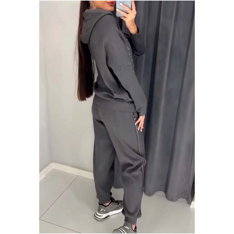 Modern Comfort Tracksuit – Soft Breathable Fabric, Relaxed Fit Athleisure Wear